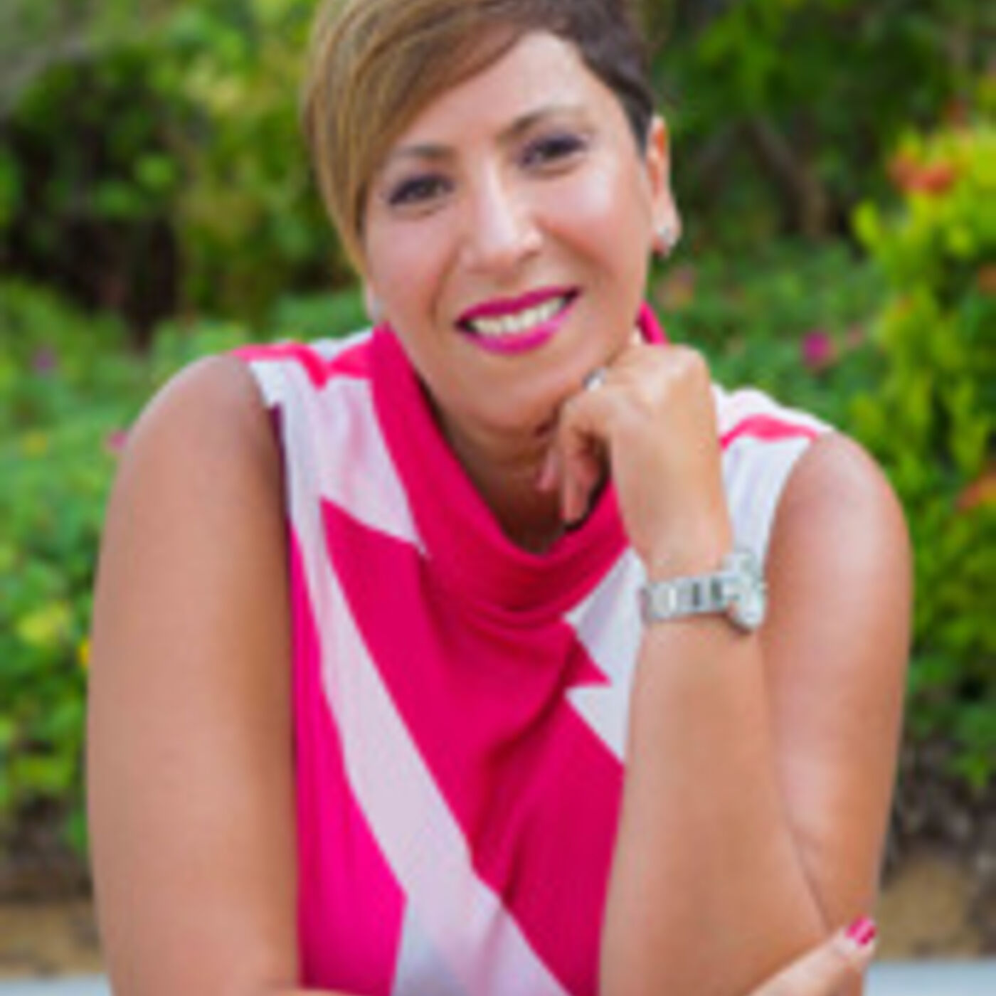 Remove those distractions in your life and connect with your awesomeness with Leila Rezaiguia